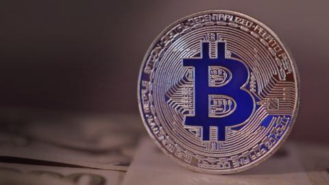 Курс биткоина превысил 11 тысяч долларов за монету