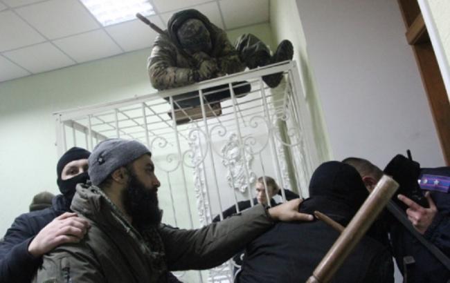 Активисты разблокировали зал суда в Кировограде