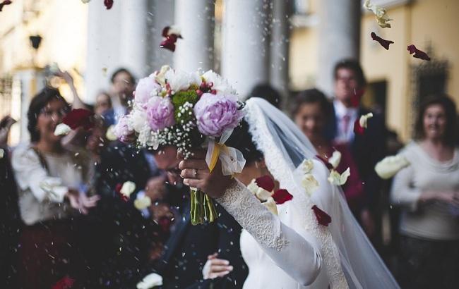 Магия чисел: в Украине почти три тысячи пар хотят вступить в брак в один день
