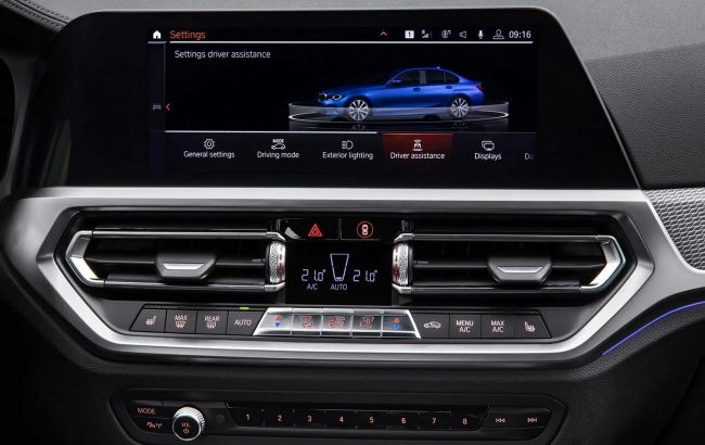 Из-за дефицита микросхем: BMW начала выпускать автомобили без сенсорных экранов