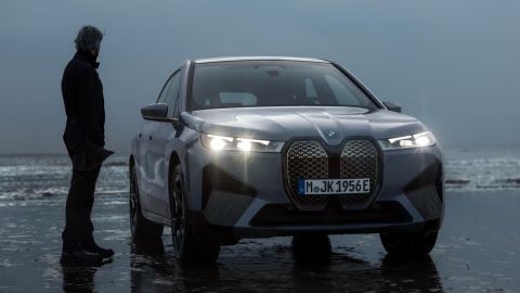 620 кінських сил: BMW представила перший електричний кросовер М-серії