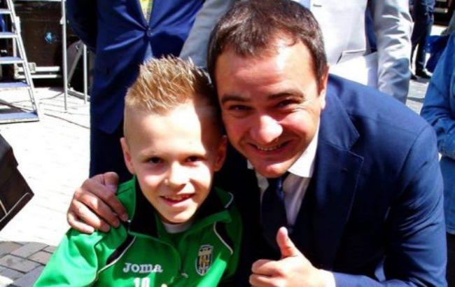 Франция все-таки выдала восьмилетнему болельщику из Украины визу на Евро 2016