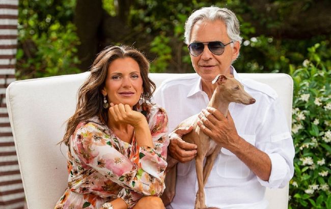 Жена и дочь Андреа Бочелли прогулялись по Киеву: были на параде, купили платье-вышиванку