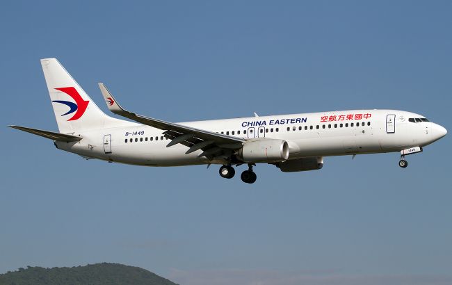На юге Китая разбился пассажирский Boeing 737. На борту были 133 человека