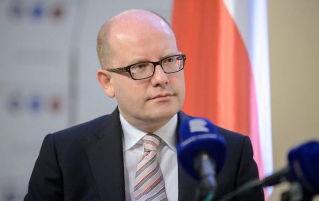 Глава чешского правительства передумал уходить в отставку