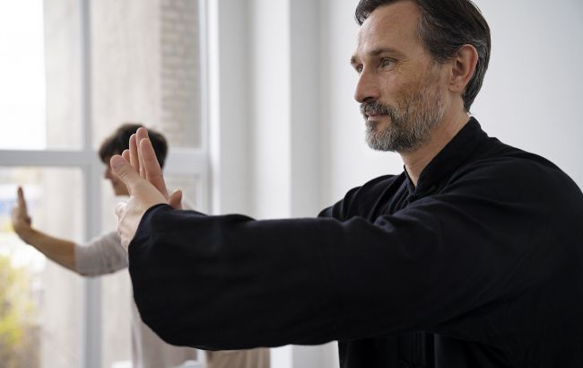 Це не ходьба: вчені з Гарварду назвали ідеальний спорт для людей старше 55 років