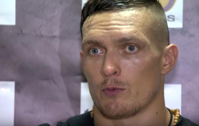 Бой Александра Усика с Симмонсом отменен