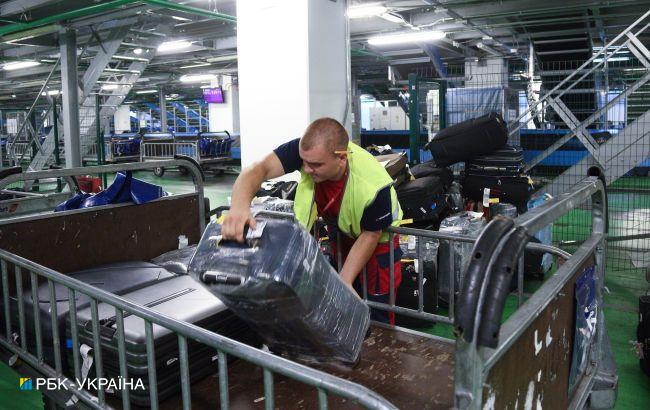 У "Борисполі" досі шукають вибухівку. Аеропорт роботу не припиняє