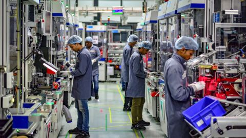 Щоб не звільняти: Bosch перенавчить своїх співробітників через скорочення випуску ДВЗ