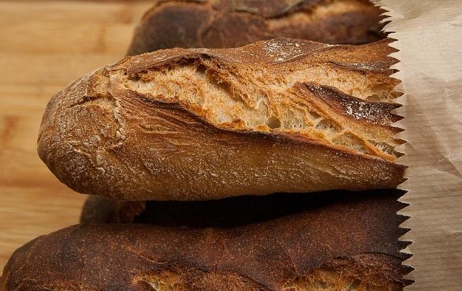 "Стимулює збільшення інсуліну": відомий дієтолог розповіла, як правильно вживати хліб