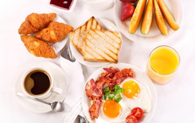 5 міфів про сніданок: дієтологи розповіли, як потрібно харчуватися вранці