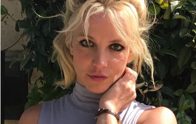 Вагітна чи просто наїла? Брітні Спірс схвилювала фанатів кругленьким животиком