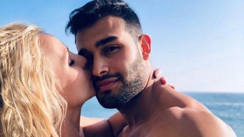 Приятное с полезным: Бритни Спирс показала жаркие кадры с отдыха и упражнения для идеальной фигуры