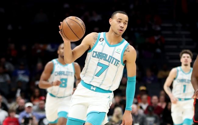 Сольний прохід оборонця з ефектним слемданком не врятував "Шарлотт": момент дня в НБА