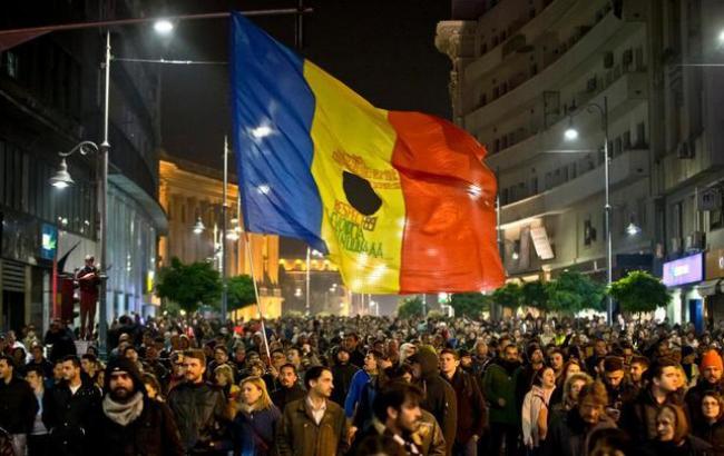 У Румунії після відставки прем'єра продовжилися протести