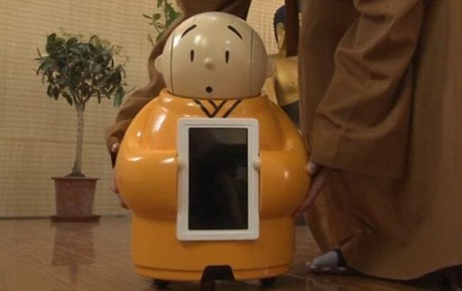 В буддистском храме на окраине Пекина появился робот-монах