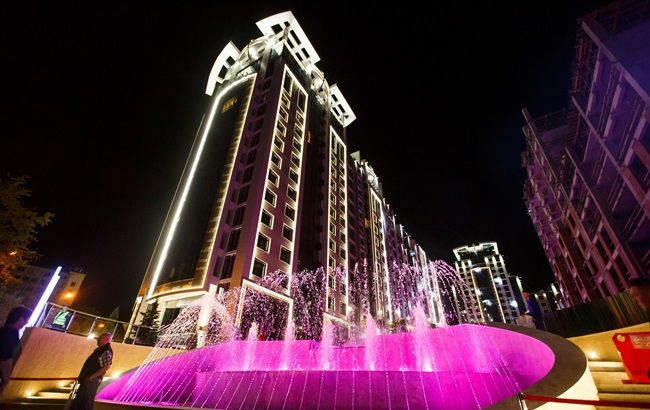 В Киеве открыли уникальную 150-метровую аллею светомузыкальных фонтанов