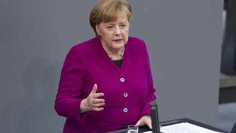 Меркель сомневается, что ее преемница справится со своими обязанностями