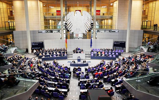 Парламент Германии принял рекордный бюджет на 2019