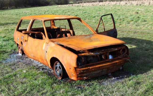 В Киеве машины обливают "кислотой"