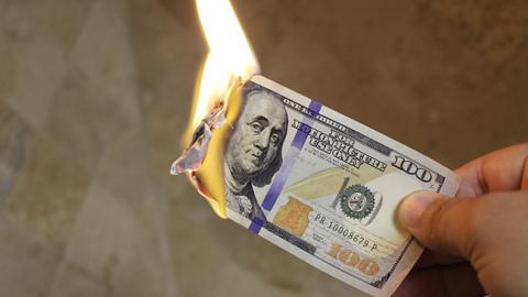 Курс долара досяг мінімального рівня за останні 3 роки, - Reuters