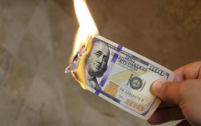 Готівковий курс долара у продажу знизився до 26,10 грн/долар