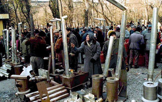 Третя зима без газу: мешканці "ДНР" чистять свої буржуйки, сподіваючись пережити холоди