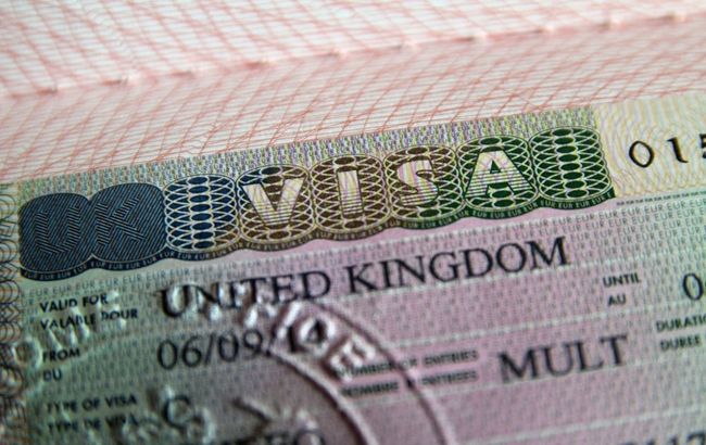 Британия продлит срок визы заблокированным из-за карантина украинцам