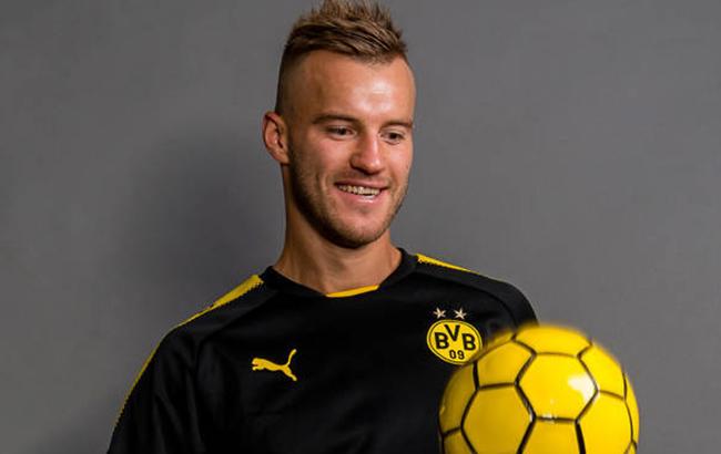 Украинский футболист попал на обложку немецкого журнала