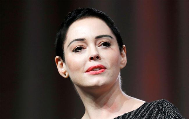 Звинувачують Вайнштейна: менеджер зірки "Зачарованих" покінчила з собою