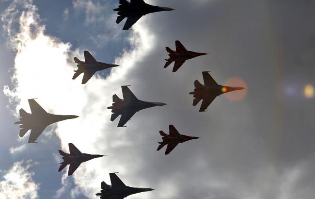 Российские истребители уничтожили бункер и автоколонну боевиков в Сирии