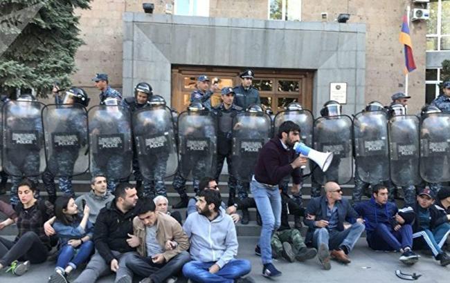 Протести в Єревані: поліція затримала 20 осіб