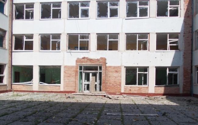 В Луганске за время боев повреждены 90 школ, - мэрия