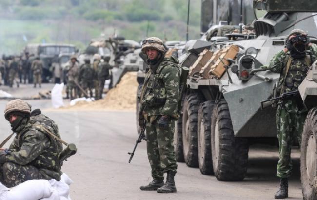 В Донецке с утра слышны залпы и взрывы, - мэрия