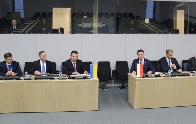 Мы должны поддерживать Украину на пути к НАТО, - минобороны Польши