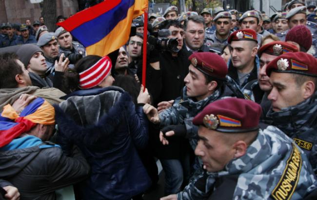 Количество пострадавших во время столкновений в Армении возросло до 14 человек, - СМИ