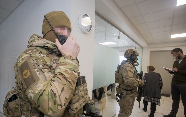 СБУ викрила колаборантку, що вербувала кадри у Балаклії