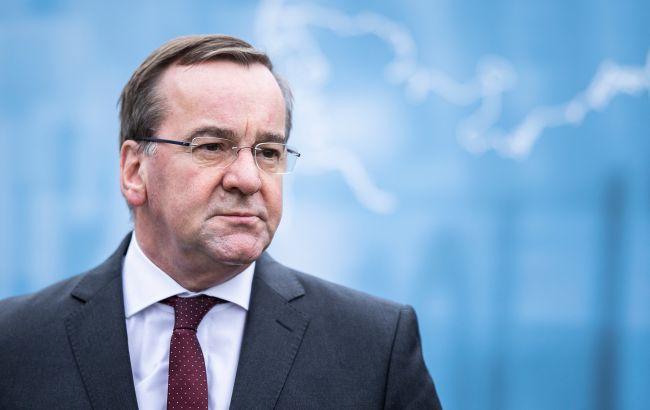 Министр обороны Германии попросил для Бундесвера дополнительно 10 млрд евро