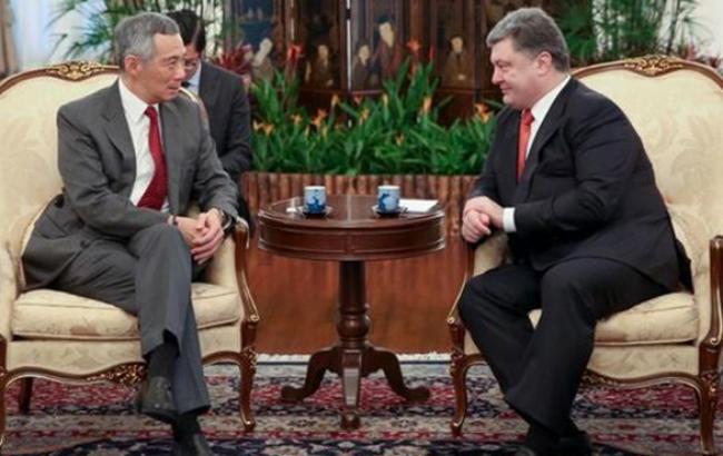 Порошенко и премьер Сингапура отметили необходимость возобновления переговоров по соглашению о свободной торговле