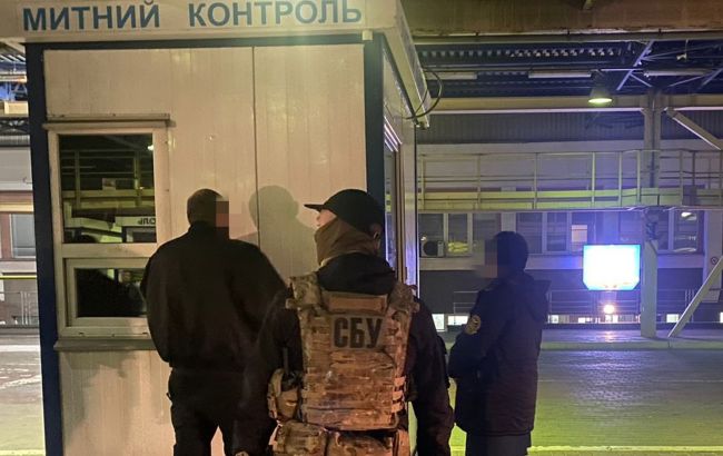 Бюджет недополучил 2,7 млн гривен: на Львовской таможне разоблачили коррупционную схему