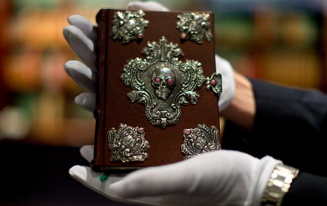 Рукописную книгу автора Гарри Поттера продали почти за полмиллиона долларов