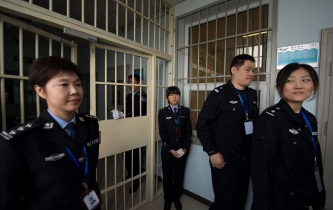 Китайским чиновникам провели профилактическую экскурсию по тюрьме