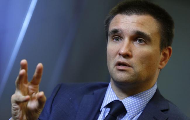 Климкин уточнил, что диппаспорта Азарова и других чиновников аннулировали еще в 2014 г