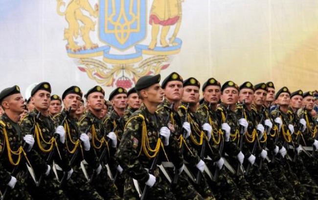 Призов на строкову військову службу в Україні відновиться в 2015 р., - РНБО