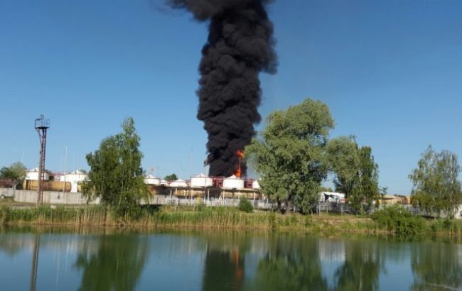 МВС не підтверджує, що пожежа на нафтобазі під Києвом сталася через підпал