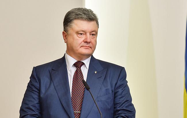 Порошенко поблагодарил Меркель за принципиальную позицию по Крыму