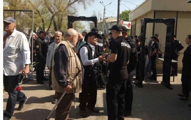В Одессе в отделы полиции доставлены 4 правонарушителя