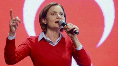 В Турции оппозиционную журналистку засудили за твиты с критикой президента