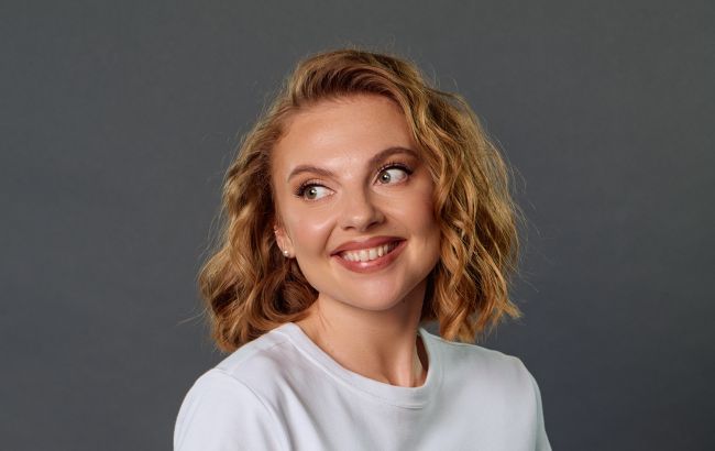 "Це боляче". Акторка Ліза Зайцева про еміграцію до Барселони, страх за близьких в Києві та нову професію
