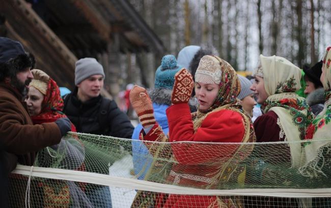 "Луганський Діснейленд": в мережі висміяли святкування Масляної на окупованому Донбасі